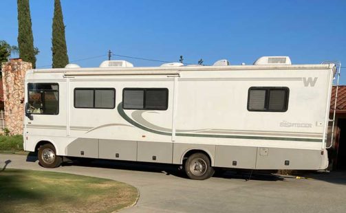 2004 Winnebago Sightseer 33L