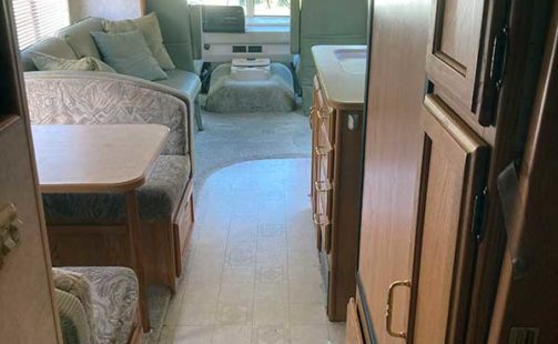 2004 Winnebago Sightseer 33L