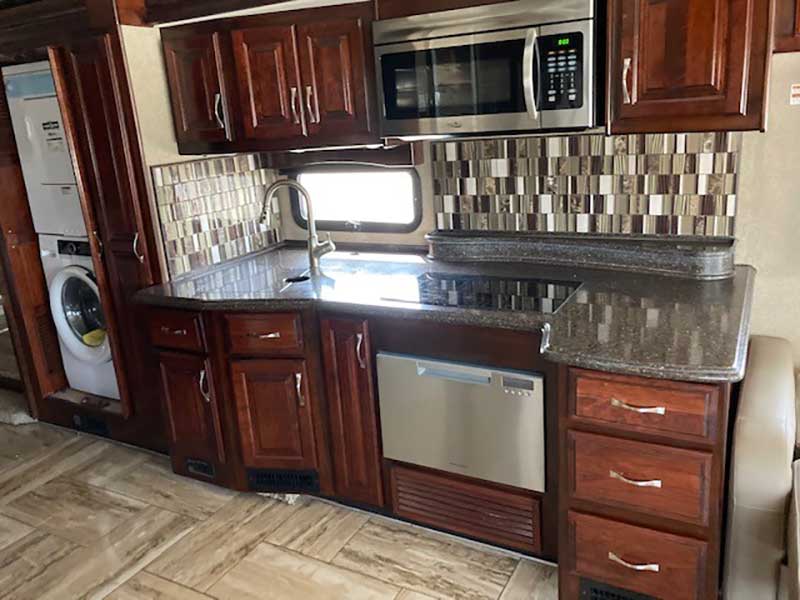 Used RVs By Owner - Fleetwood Discovery 40D LXE